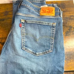 Lives pants a cool color blue